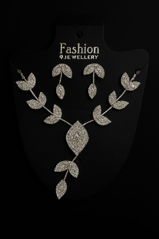 Diamond leaf design necklace set 