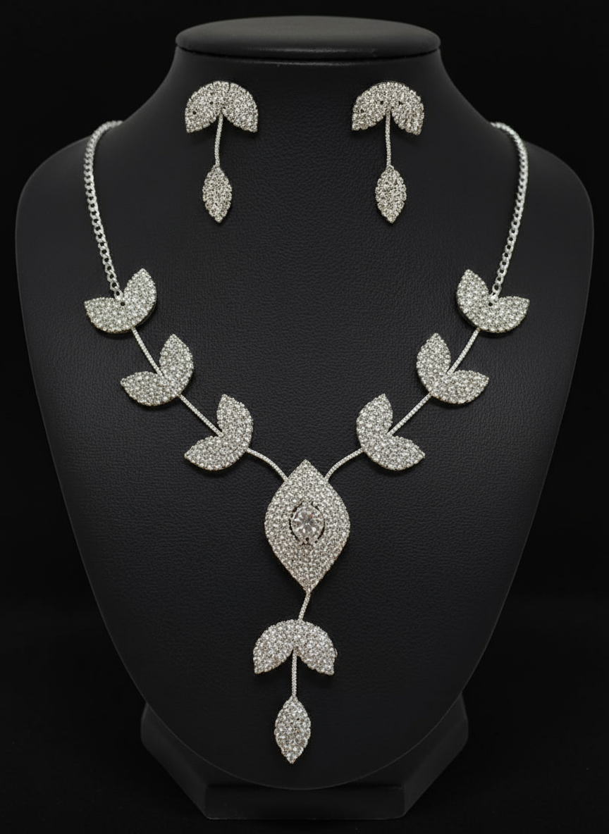 Leaf Design Necklace Set