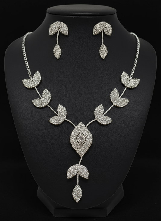 Leaf Design Necklace Set
